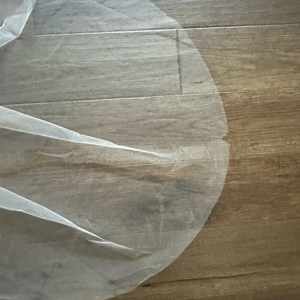 Jennifer Leigh L’Oréal Ivory 50” French Alencon Lace Veil